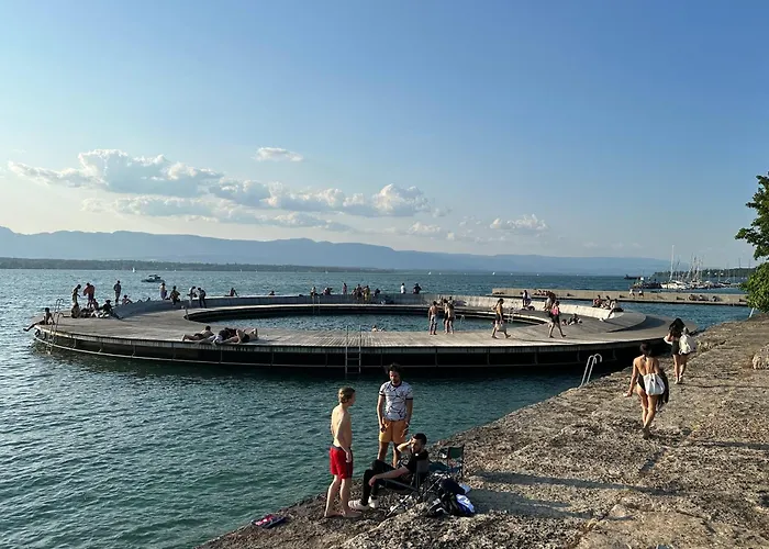 Geneve Magnifique Appartemens Aux Eaux Vives